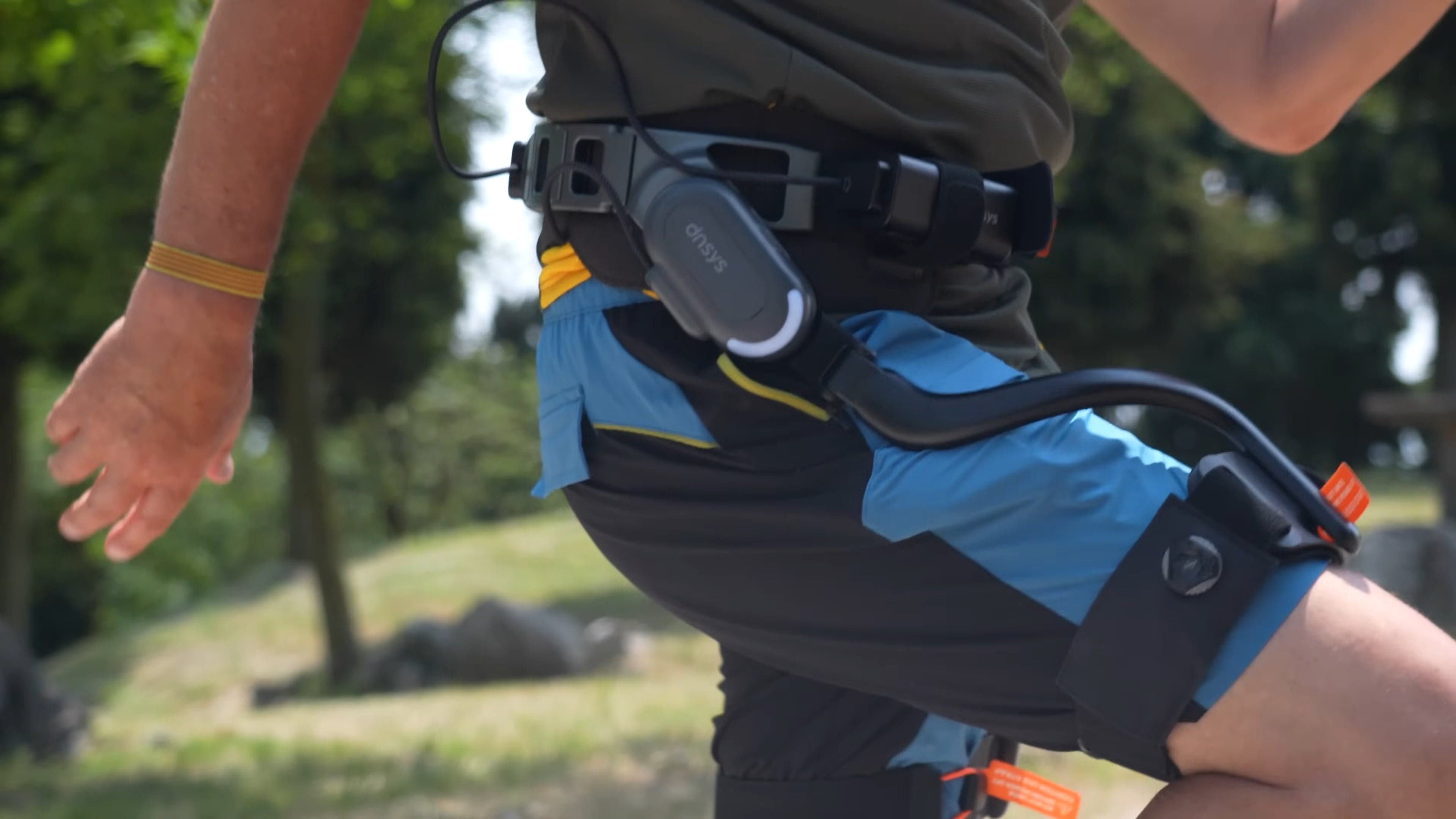 Dnsys X1 Carbon — Ультралёгкий AI-экзоскелет на бедро — меньше нагрузки, дольше активность